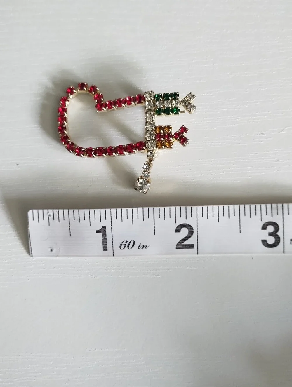 Vtg Christmas Pin Brooch Stocking Gifts Rhinestone Red Green Sparkle Bling